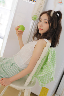 她穿成军区大佬女配妻也无风雨